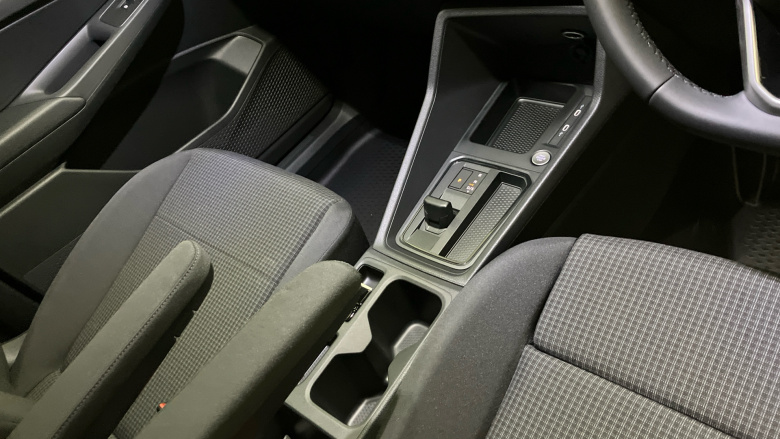 Volkswagen Caddy Cargo C20 Diesel 2.0 TDI 122PS Commerce Pro Van DSG [Tech Pack]